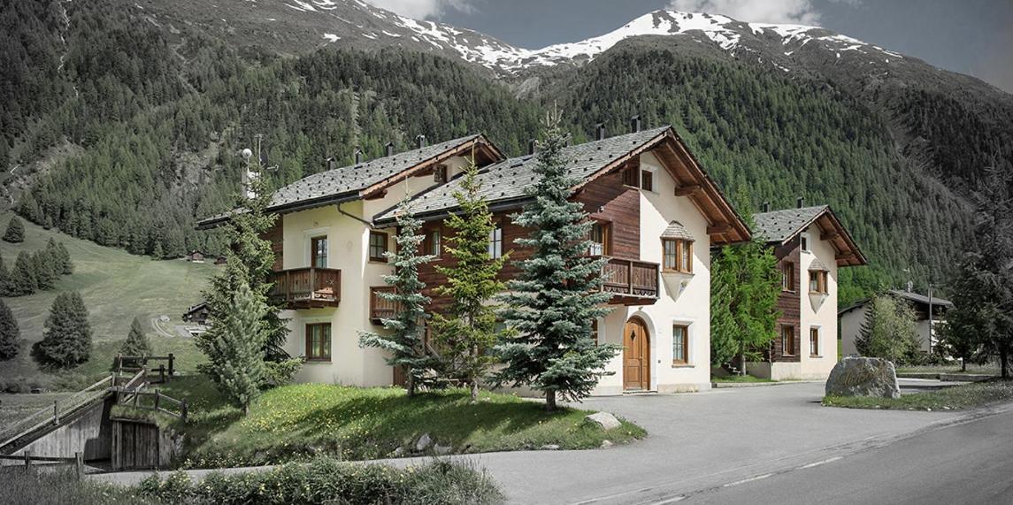 Residence Le Cascate Livigno Exteriör bild